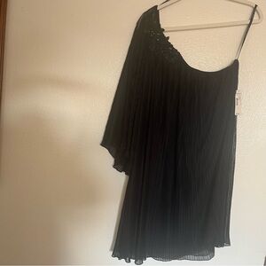 NWT Bisou Bisou Pleated One Sleeve Dress